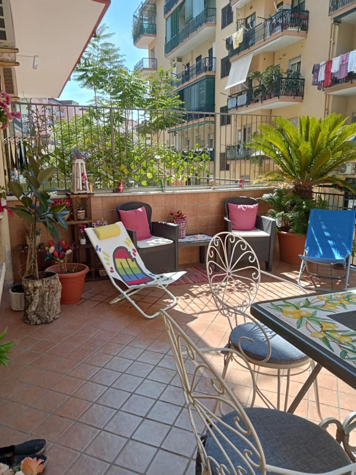 La Terrazza Di Monica & Teresa Bed and Breakfast Portici Exteriör bild
